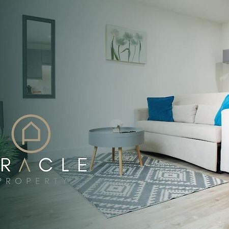Bridge House Apartments - Free Parking Shottery Luaran gambar
