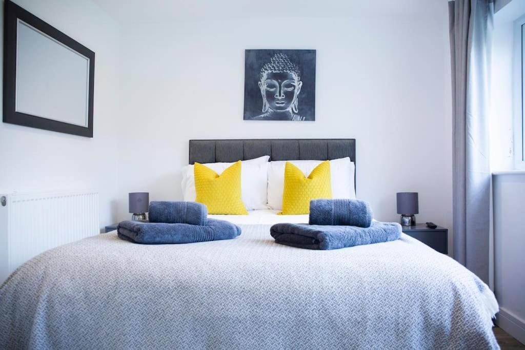 Bridge House Apartments - Free Parking Shottery Luaran gambar