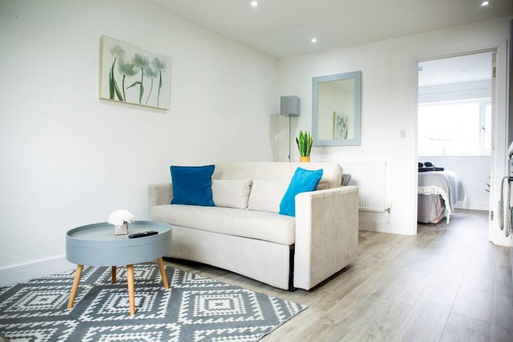 Bridge House Apartments - Free Parking Shottery Luaran gambar