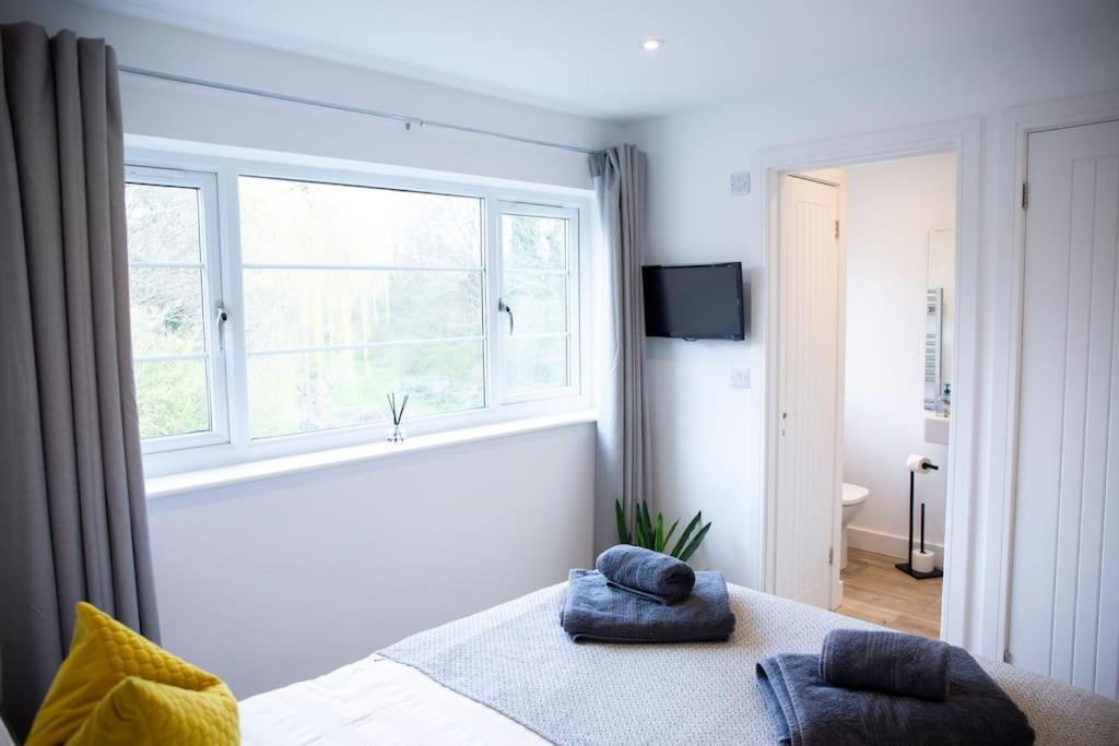 Bridge House Apartments - Free Parking Shottery Luaran gambar