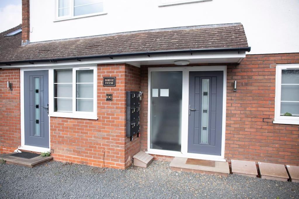 Bridge House Apartments - Free Parking Shottery Luaran gambar