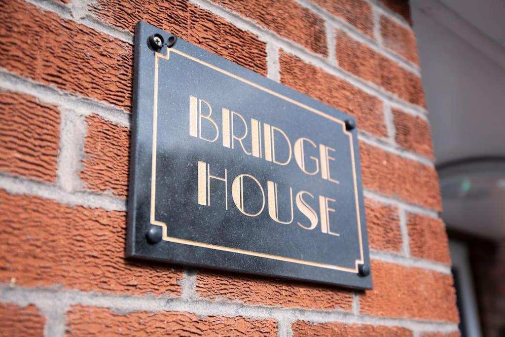 Bridge House Apartments - Free Parking Shottery Luaran gambar