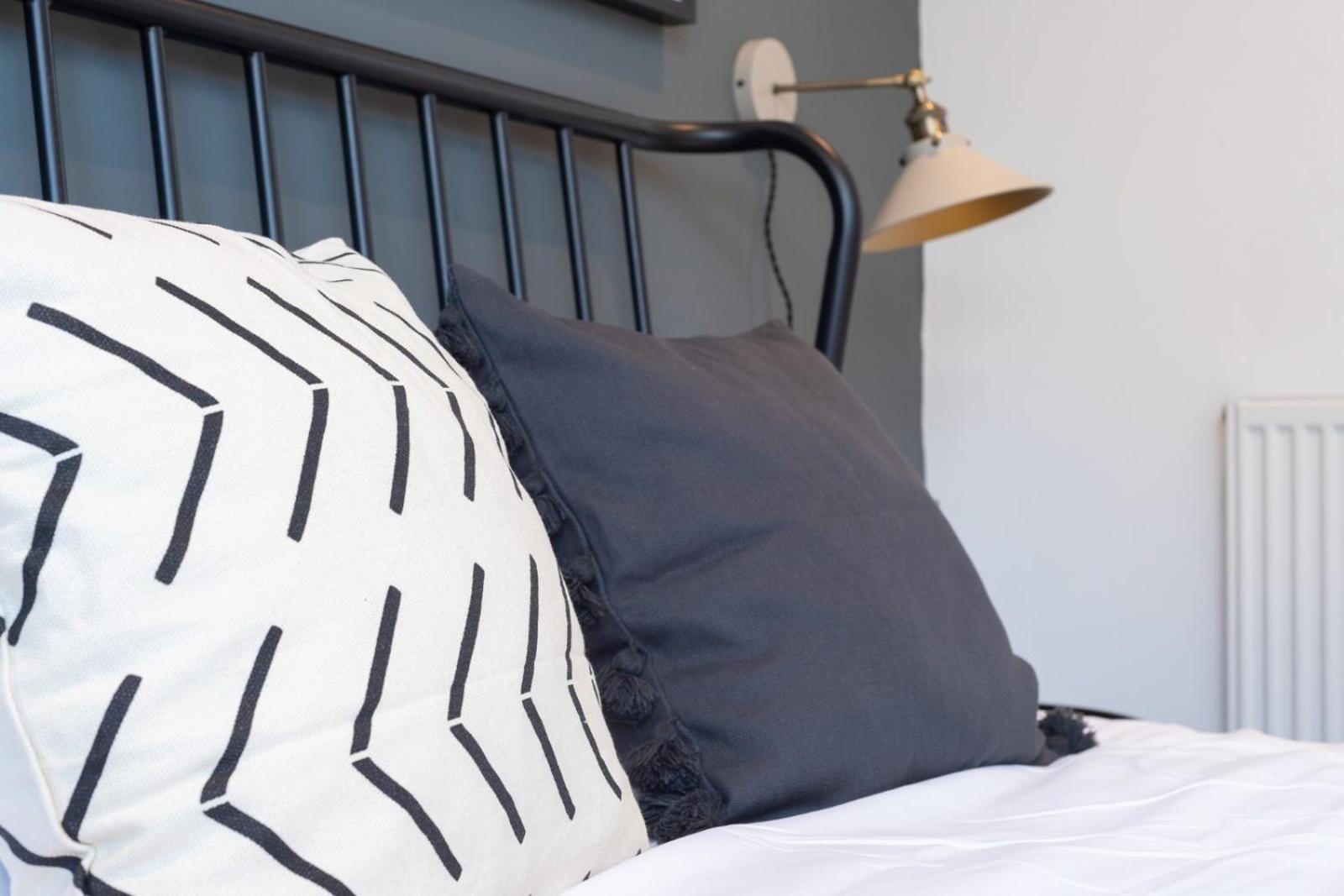 Bridge House Apartments - Free Parking Shottery Luaran gambar