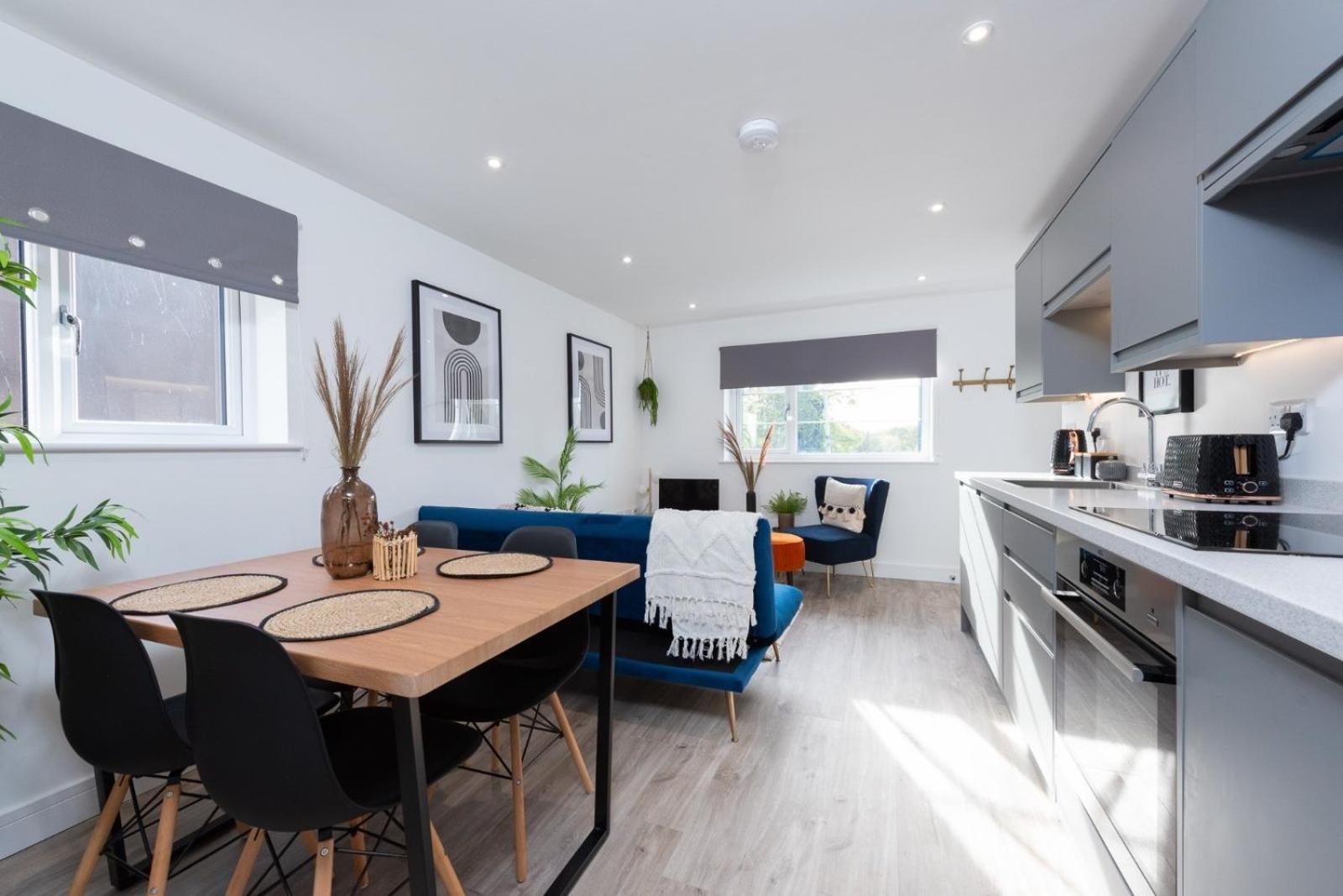 Bridge House Apartments - Free Parking Shottery Luaran gambar